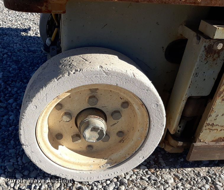 image for item KD9157 Skyjack 3219  scissor lift