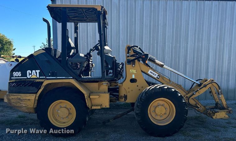 image for item KH9549 2005 Caterpillar 906  wheel loader
