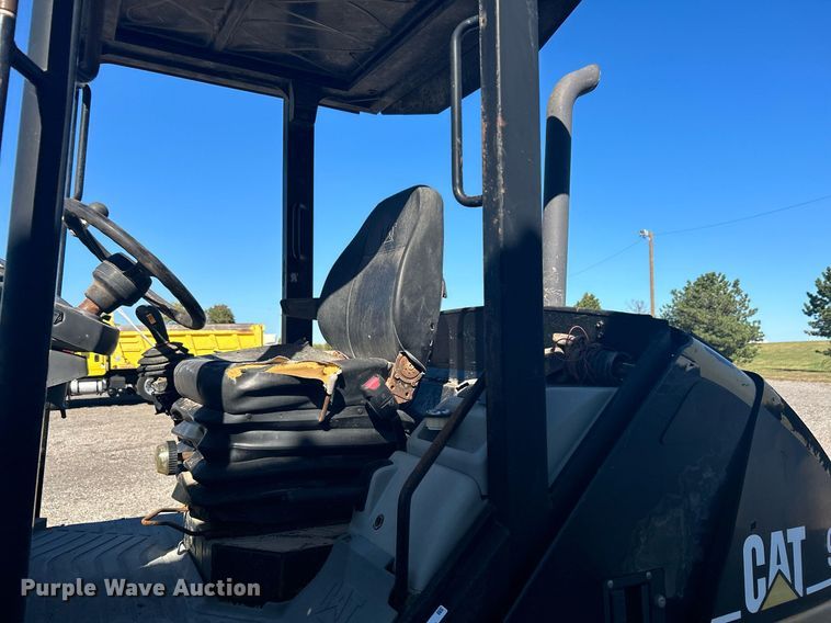 image for item KH9549 2005 Caterpillar 906  wheel loader