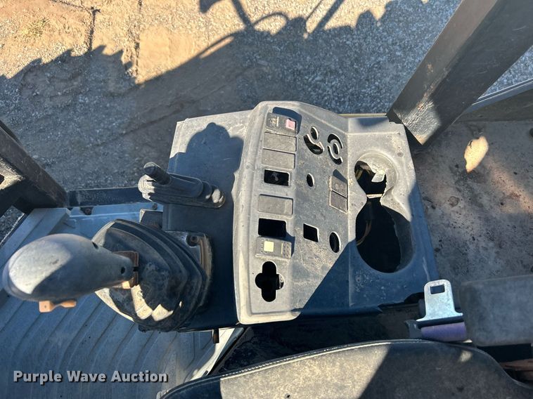 image for item KH9549 2005 Caterpillar 906  wheel loader