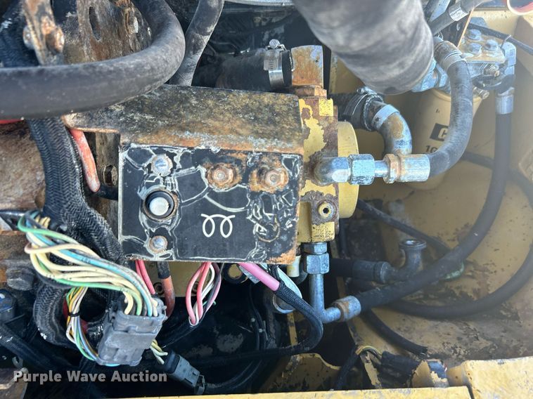 image for item KH9549 2005 Caterpillar 906  wheel loader