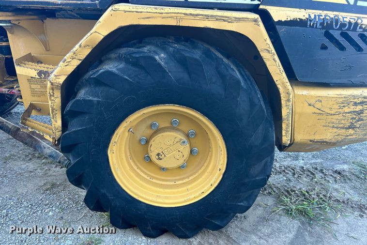 image for item KH9549 2005 Caterpillar 906  wheel loader