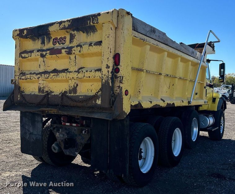 image for item KH9550 2004 International 7600  dump truck