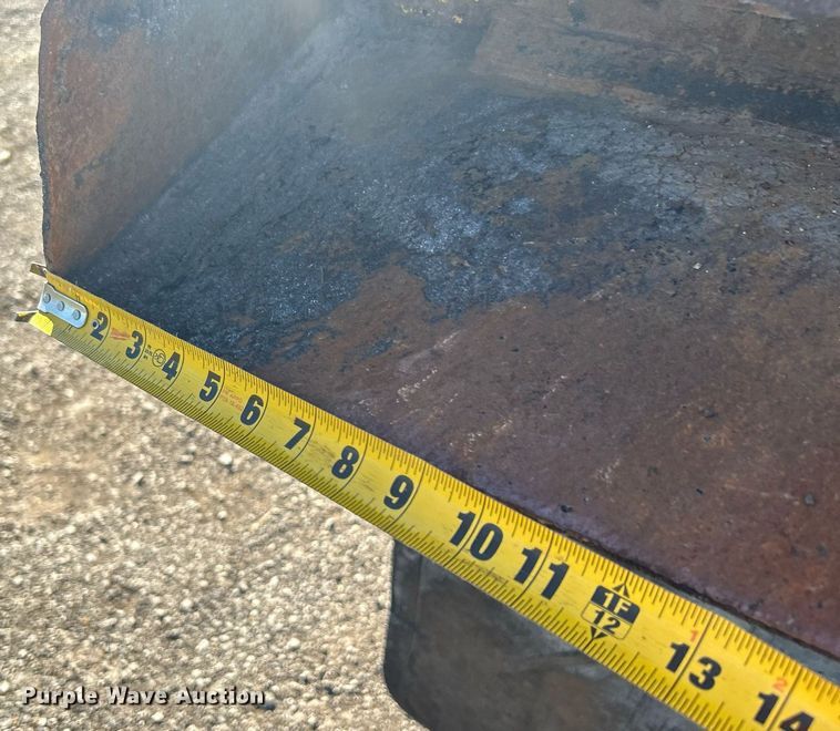 image for item KH9550 2004 International 7600  dump truck