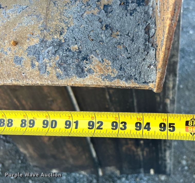 image for item KH9550 2004 International 7600  dump truck