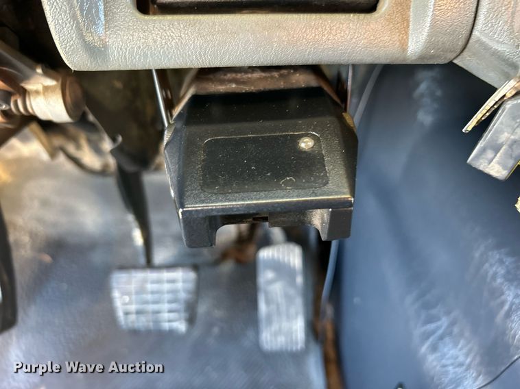 image for item KH9550 2004 International 7600  dump truck