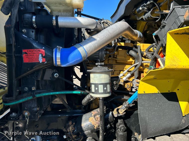 image for item KH9550 2004 International 7600  dump truck