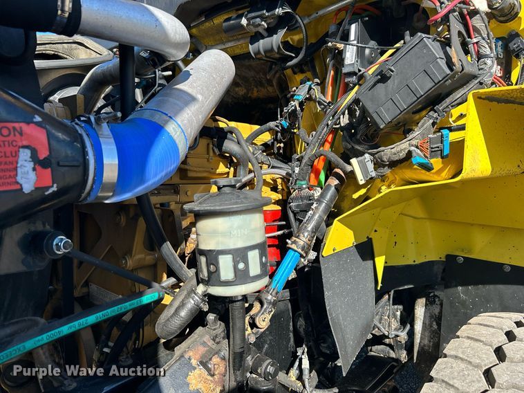 image for item KH9550 2004 International 7600  dump truck