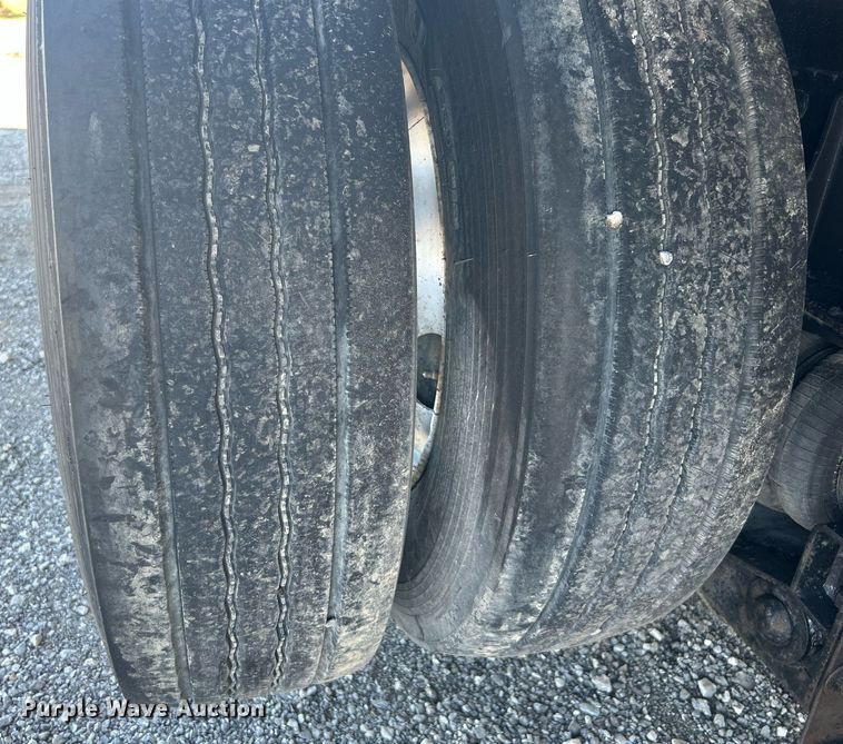 image for item KH9550 2004 International 7600  dump truck