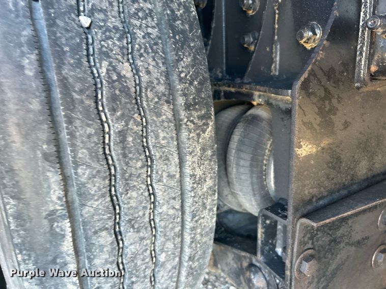 image for item KH9550 2004 International 7600  dump truck