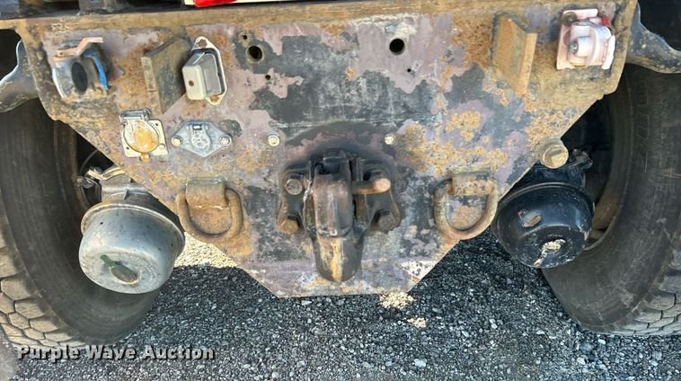 image for item KH9550 2004 International 7600  dump truck