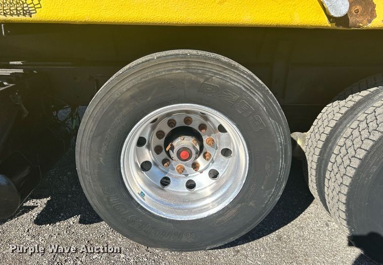 image for item KH9550 2004 International 7600  dump truck