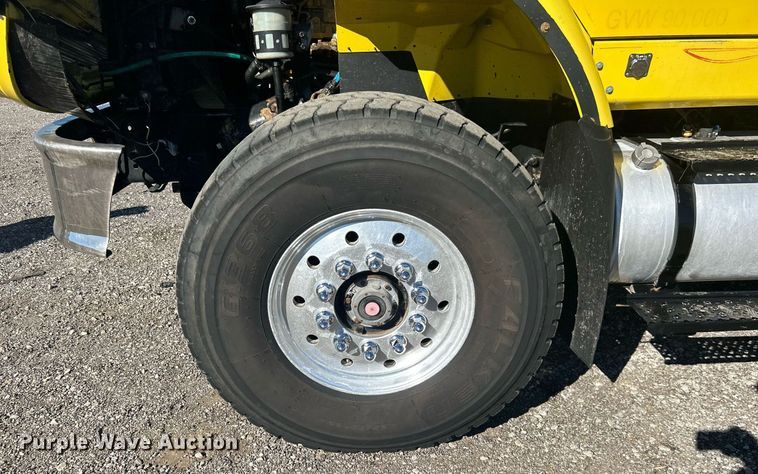 image for item KH9550 2004 International 7600  dump truck