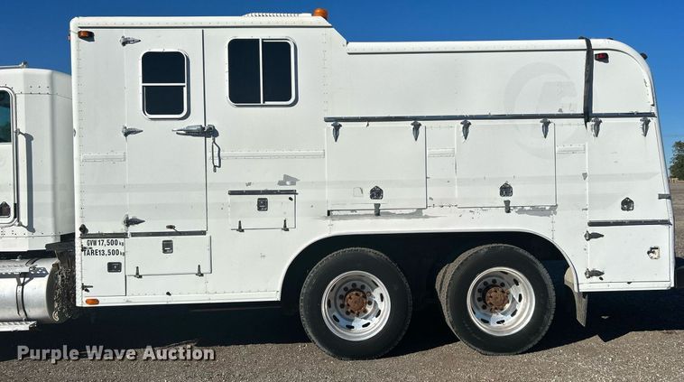 image for item KH9551 1994 Kenworth T800  utility / service truck