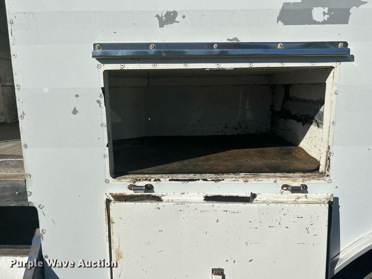 image for item KH9551 1994 Kenworth T800  utility / service truck