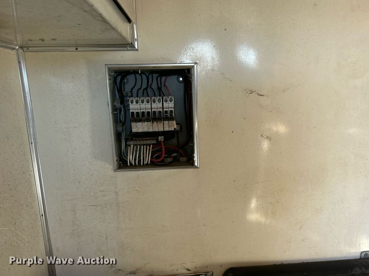 image for item KH9551 1994 Kenworth T800  utility / service truck