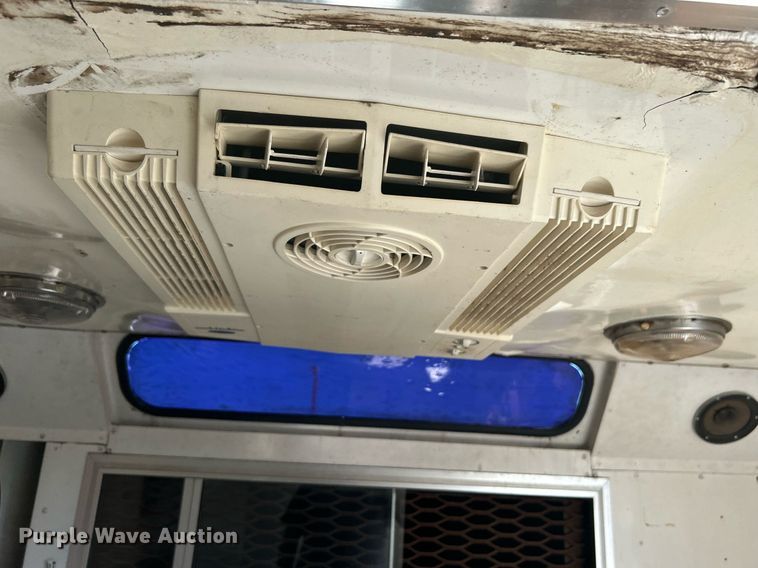 image for item KH9551 1994 Kenworth T800  utility / service truck