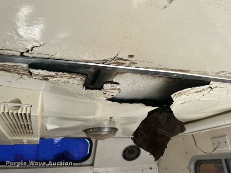 image for item KH9551 1994 Kenworth T800  utility / service truck