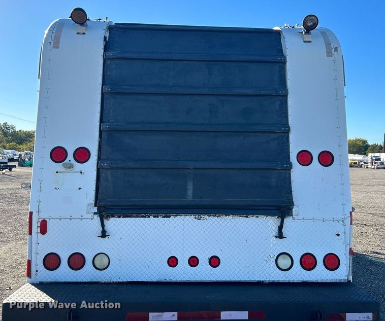 image for item KH9551 1994 Kenworth T800  utility / service truck