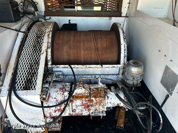 image for item KH9551 1994 Kenworth T800  utility / service truck