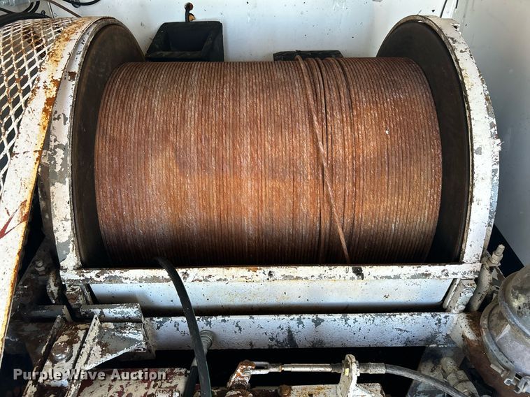 image for item KH9551 1994 Kenworth T800  utility / service truck