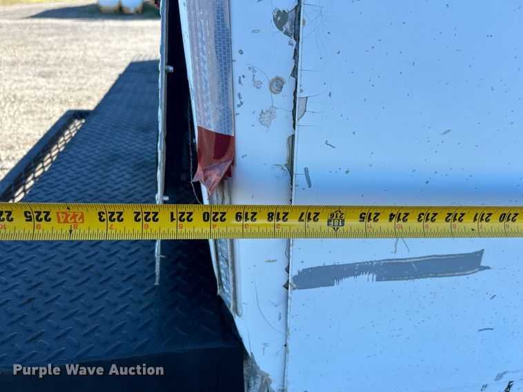 image for item KH9551 1994 Kenworth T800  utility / service truck