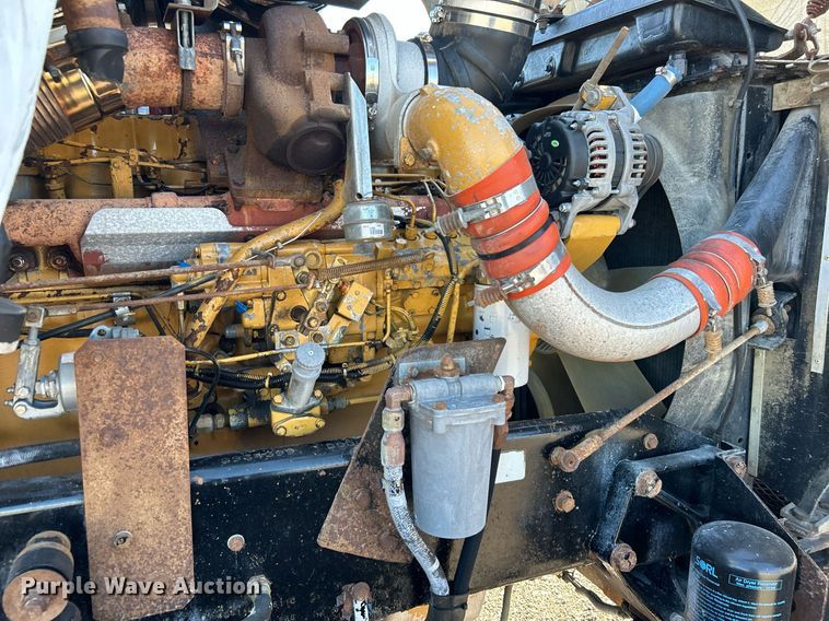 image for item KH9551 1994 Kenworth T800  utility / service truck