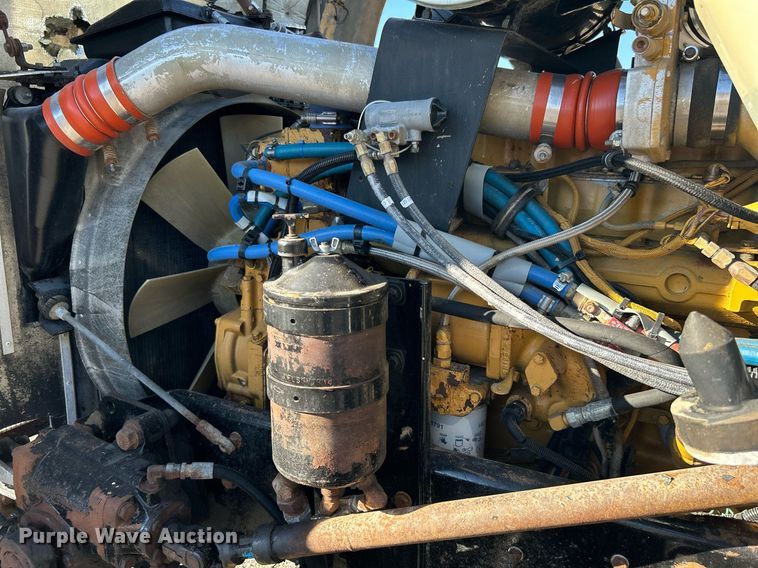 image for item KH9551 1994 Kenworth T800  utility / service truck