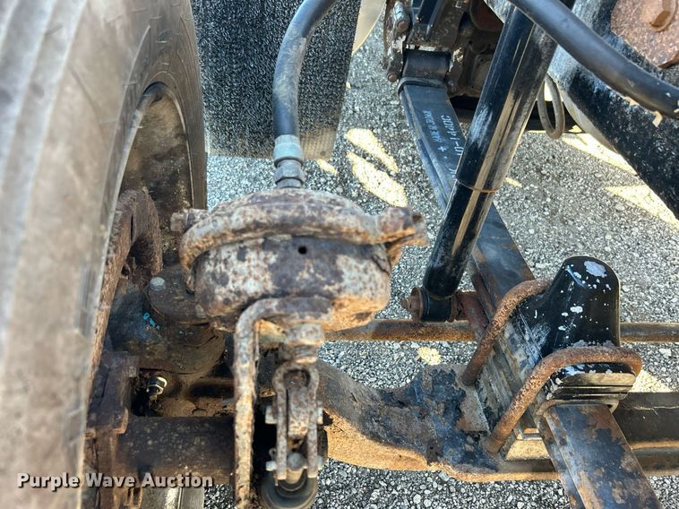 image for item KH9551 1994 Kenworth T800  utility / service truck