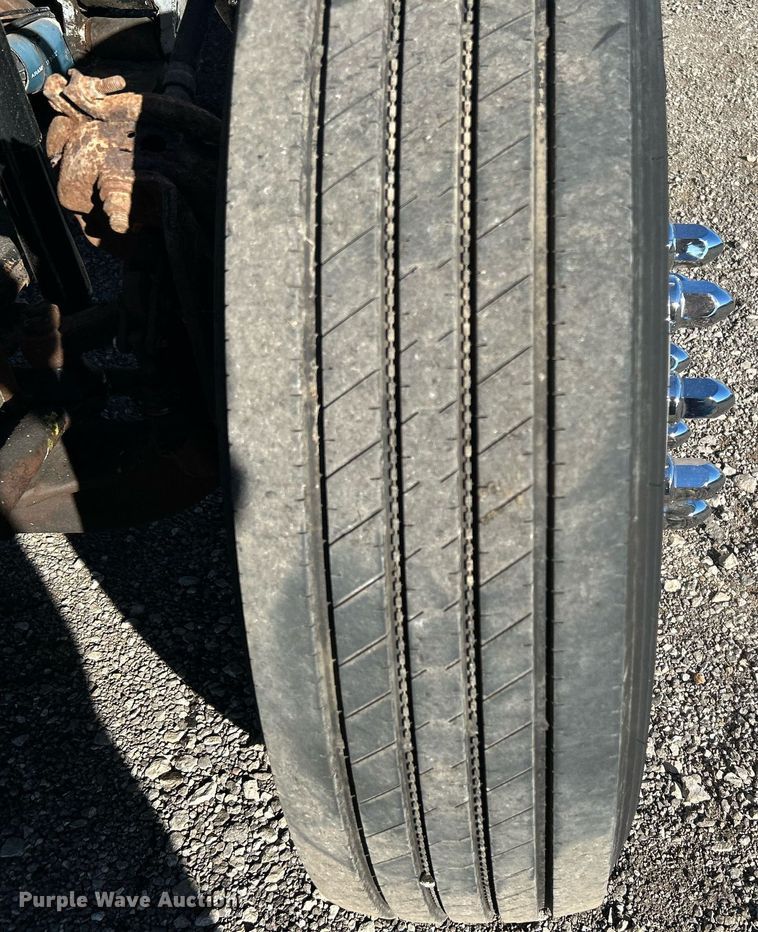 image for item KH9551 1994 Kenworth T800  utility / service truck