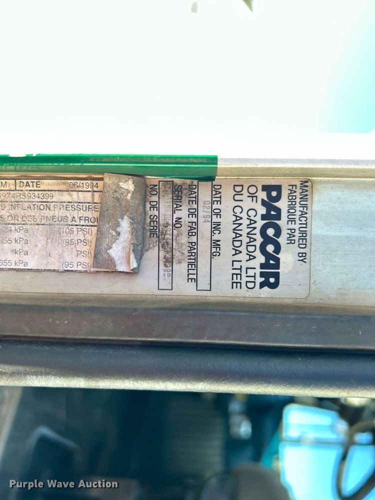 image for item KH9551 1994 Kenworth T800  utility / service truck