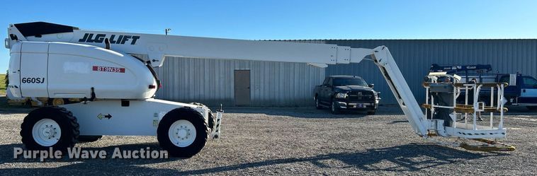 image for item KH9552 2004 JLG 660SJ  boom lift