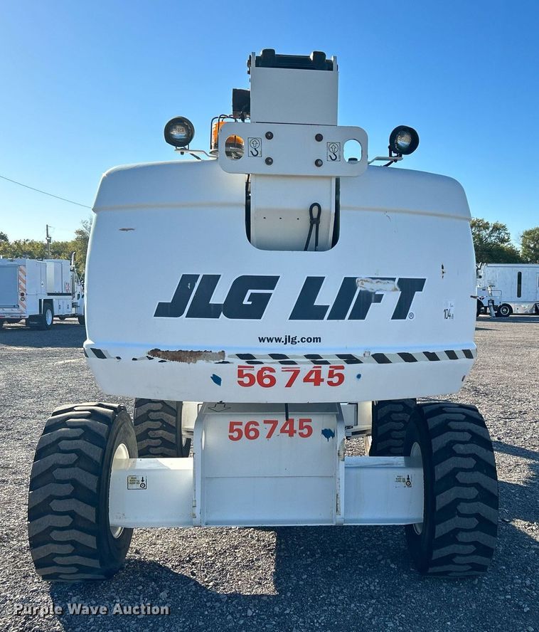 image for item KH9552 2004 JLG 660SJ  boom lift