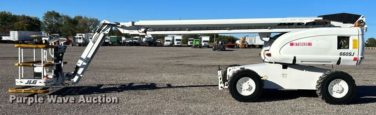 image for item KH9552 2004 JLG 660SJ  boom lift