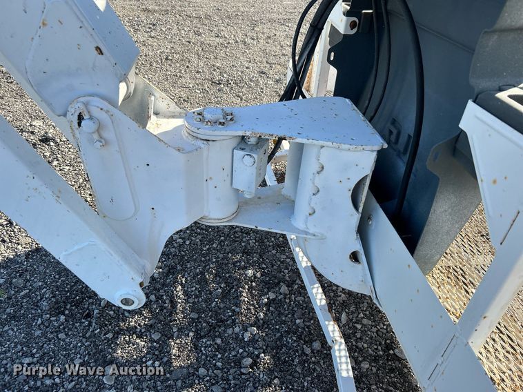 image for item KH9552 2004 JLG 660SJ  boom lift