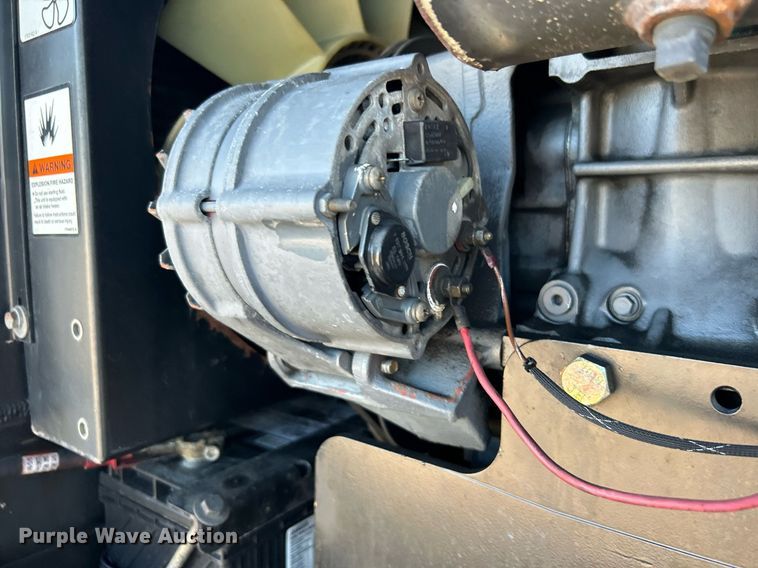 image for item KH9552 2004 JLG 660SJ  boom lift