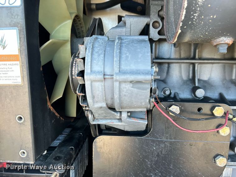 image for item KH9552 2004 JLG 660SJ  boom lift