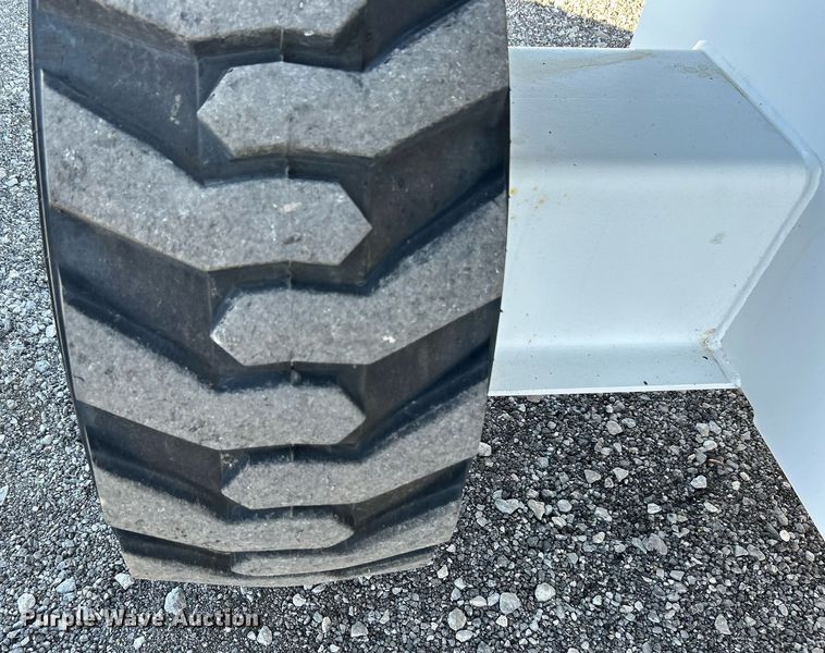 image for item KH9552 2004 JLG 660SJ  boom lift