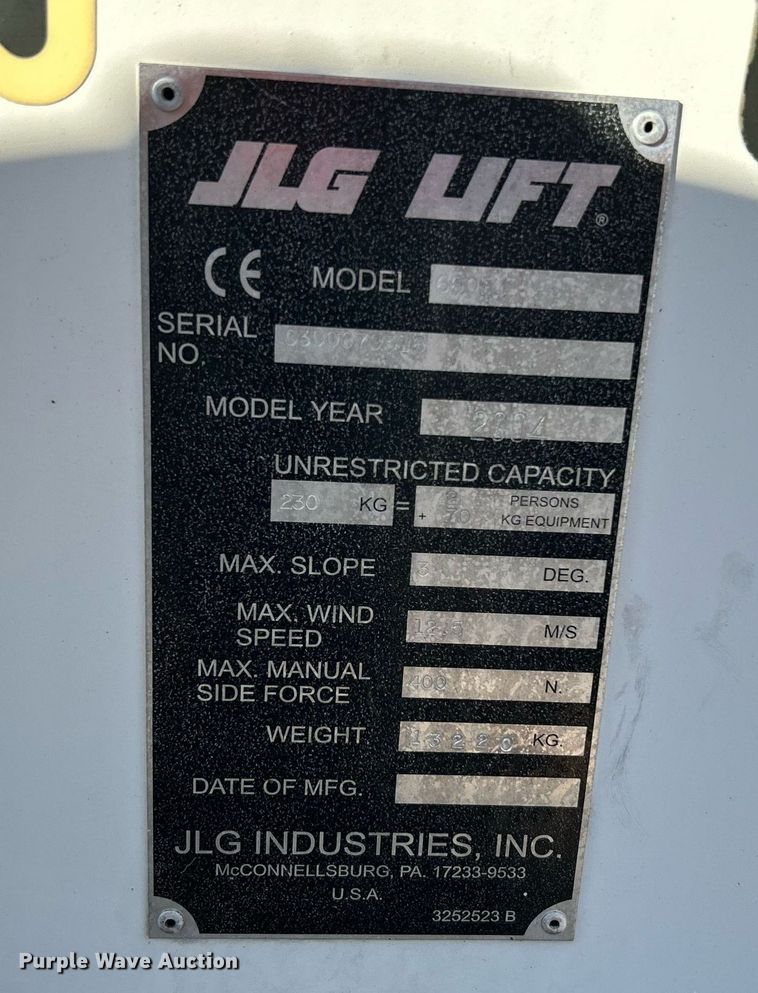 image for item KH9552 2004 JLG 660SJ  boom lift