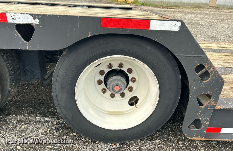 image for item KH9555 1999 Trail King  lowboy equipment trailer