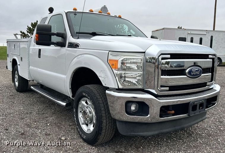 image for item KH9561 2012 Ford F350 XLT Super Duty  SuperCab utility bed pickup truck