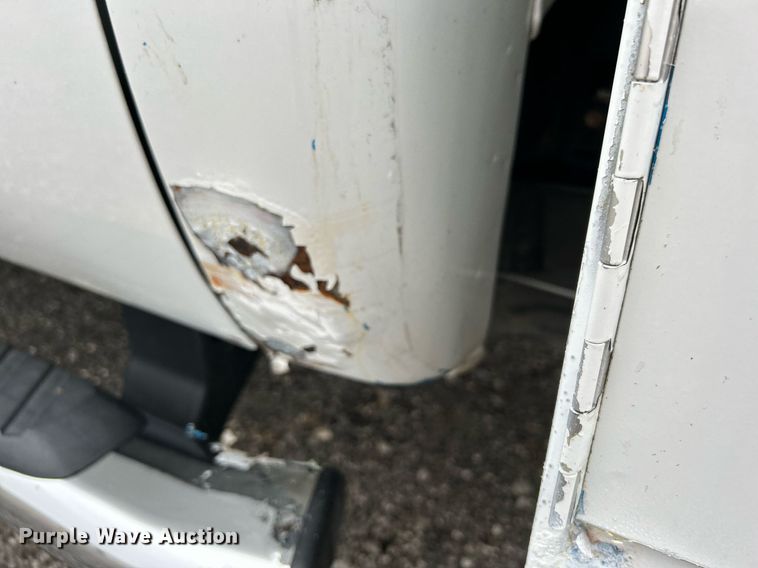 image for item KH9561 2012 Ford F350 XLT Super Duty  SuperCab utility bed pickup truck