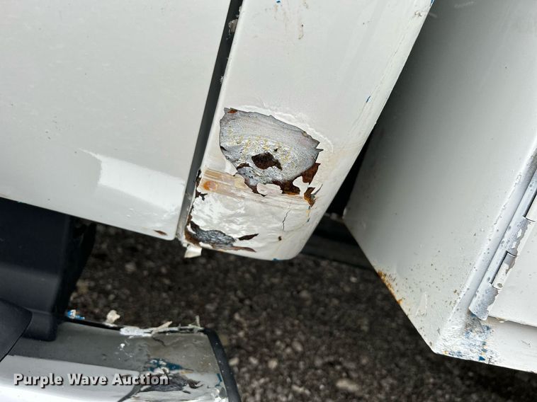 image for item KH9561 2012 Ford F350 XLT Super Duty  SuperCab utility bed pickup truck