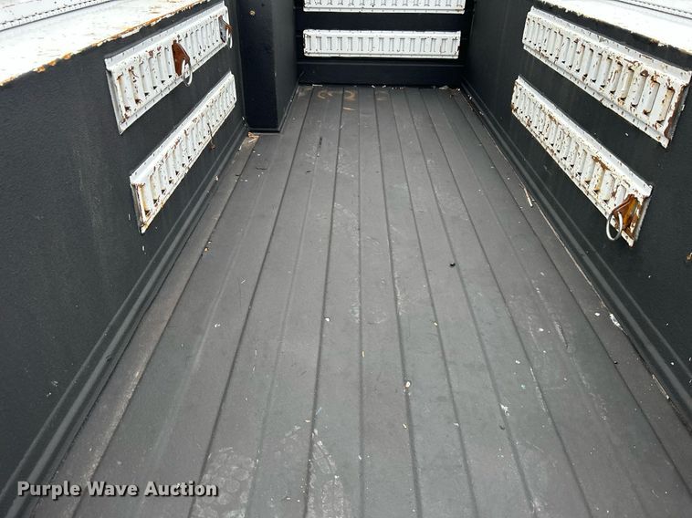 image for item KH9561 2012 Ford F350 XLT Super Duty  SuperCab utility bed pickup truck