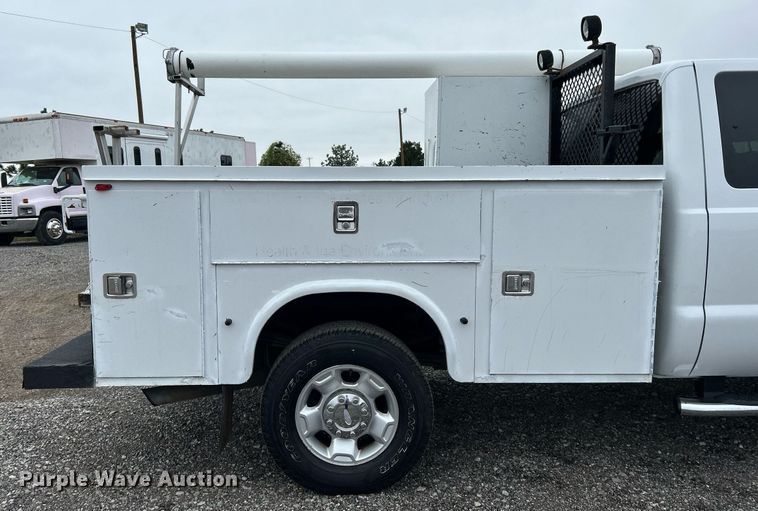 image for item KH9561 2012 Ford F350 XLT Super Duty  SuperCab utility bed pickup truck