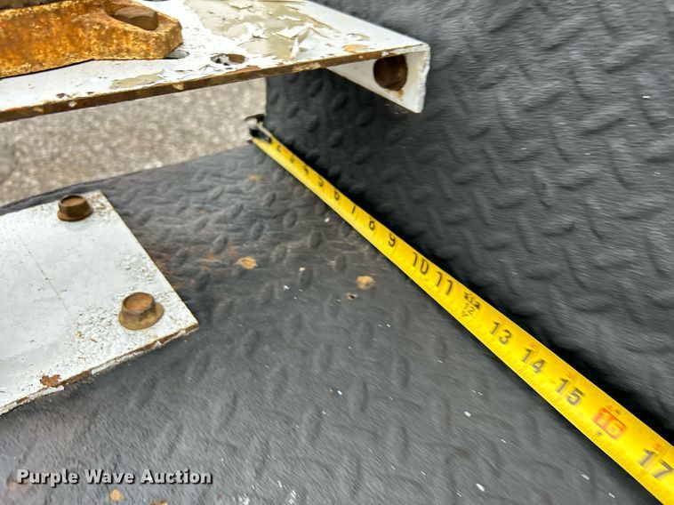 image for item KH9561 2012 Ford F350 XLT Super Duty  SuperCab utility bed pickup truck