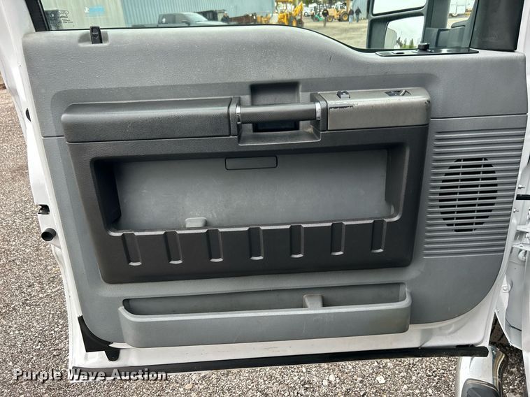 image for item KH9561 2012 Ford F350 XLT Super Duty  SuperCab utility bed pickup truck