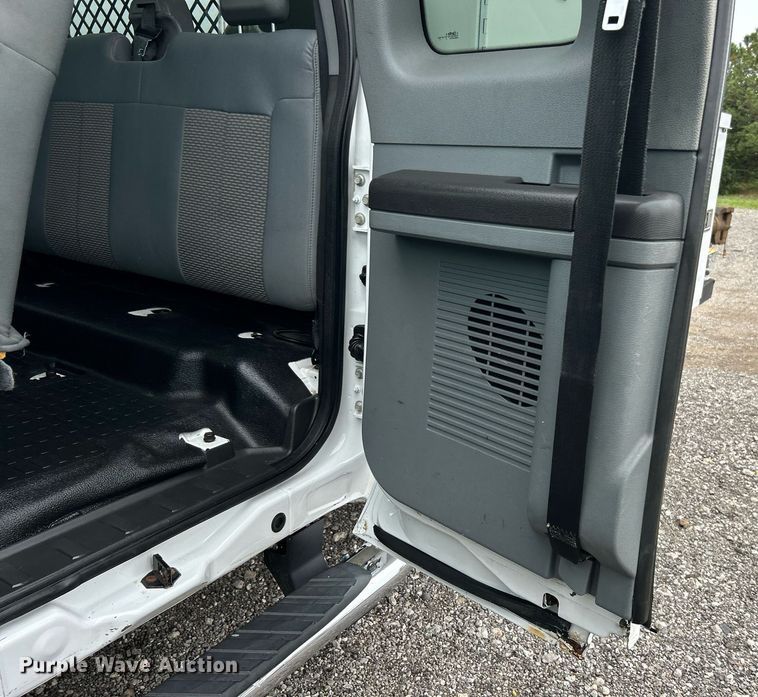 image for item KH9561 2012 Ford F350 XLT Super Duty  SuperCab utility bed pickup truck