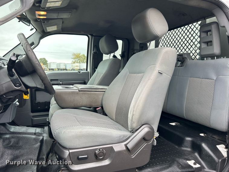 image for item KH9561 2012 Ford F350 XLT Super Duty  SuperCab utility bed pickup truck