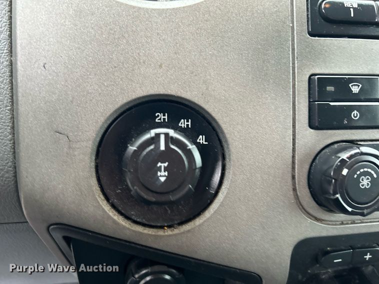 image for item KH9561 2012 Ford F350 XLT Super Duty  SuperCab utility bed pickup truck